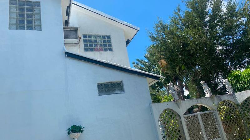 roof replacement in Hollywood, Florida