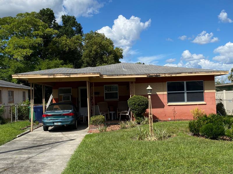 residential roof replacement by Hloska Roofing in Tampa