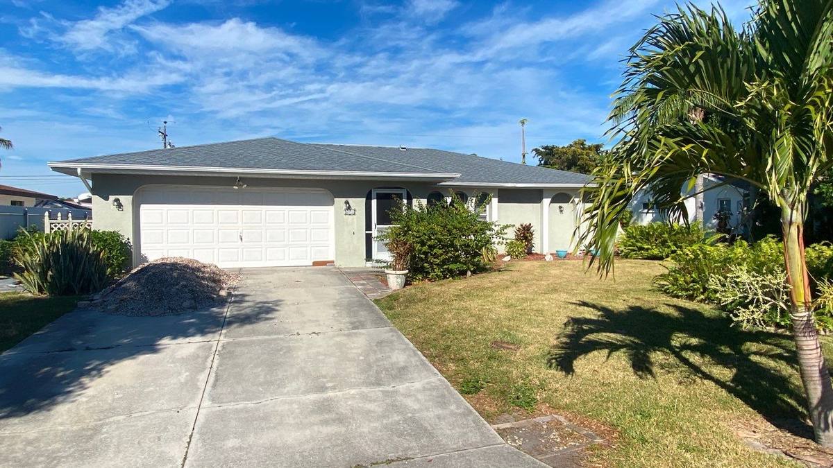 roof replacement in Cape Coral, Florida