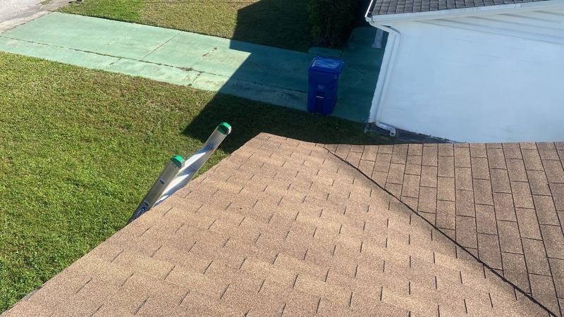 roofing project near Beacon Square Dr in Holiday