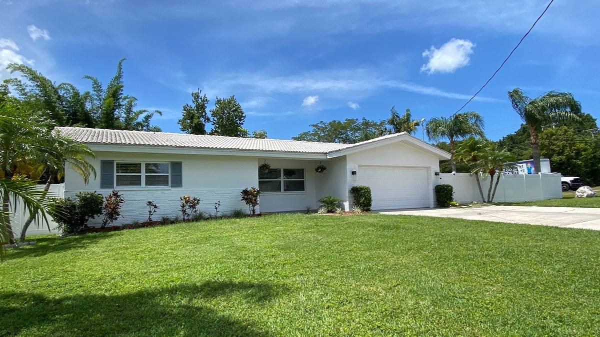 roof replacement in Largo, Florida