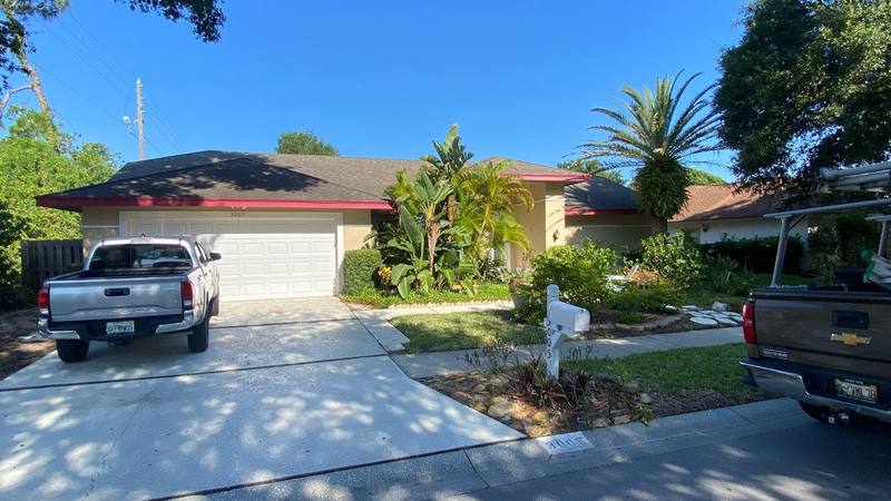 roof replacement in Holiday, Florida