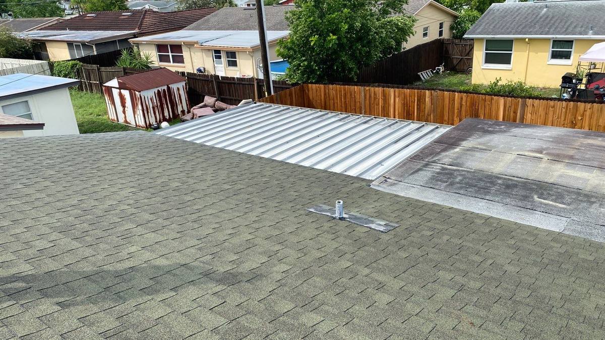 roof replacement in Holiday, Florida