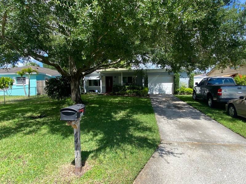 residential roof replacement by Hloska Roofing in Tampa
