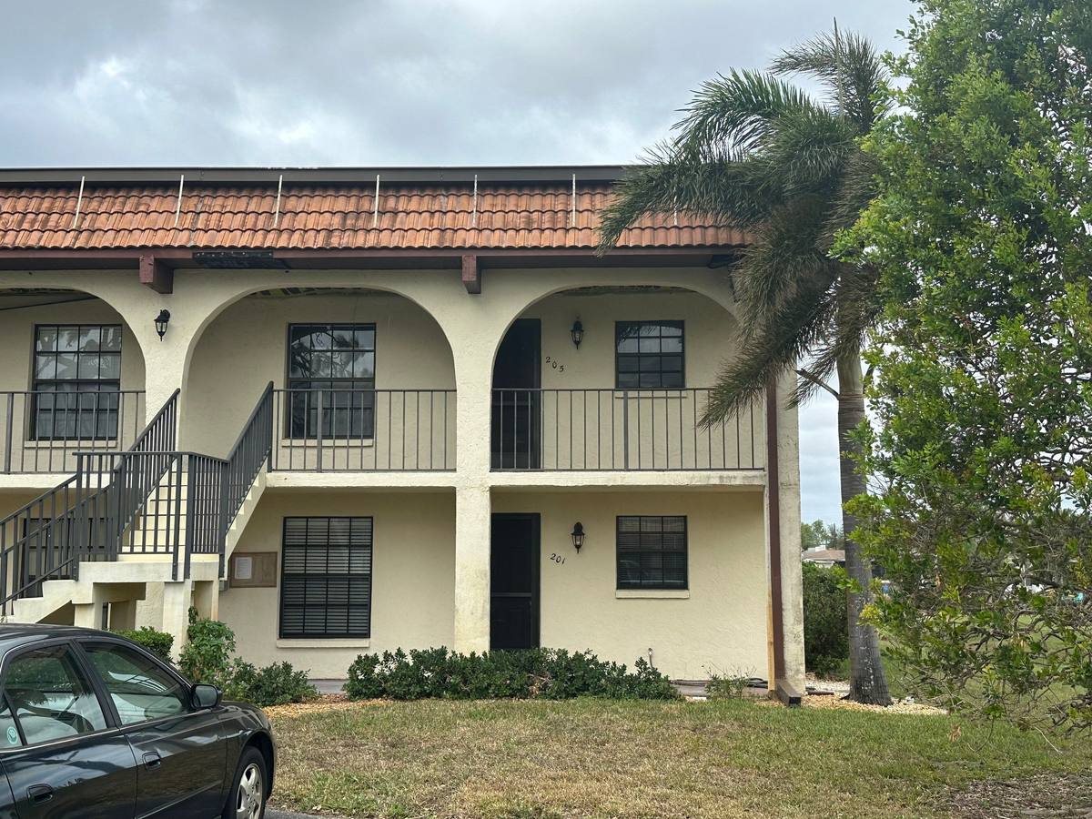 roof replacement in Englewood, Florida