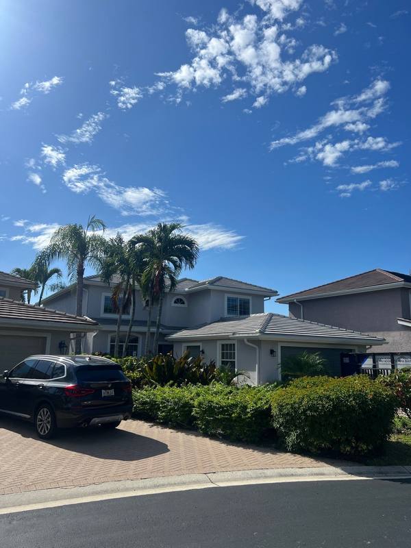 completed roofing project in Naples FL