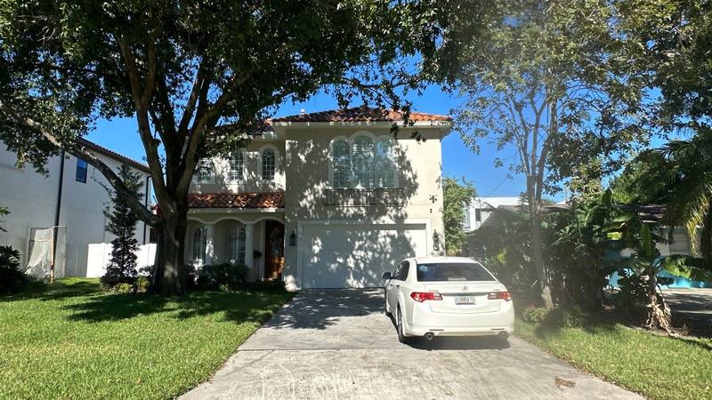 residential roof replacement by Hloska Roofing in Tampa