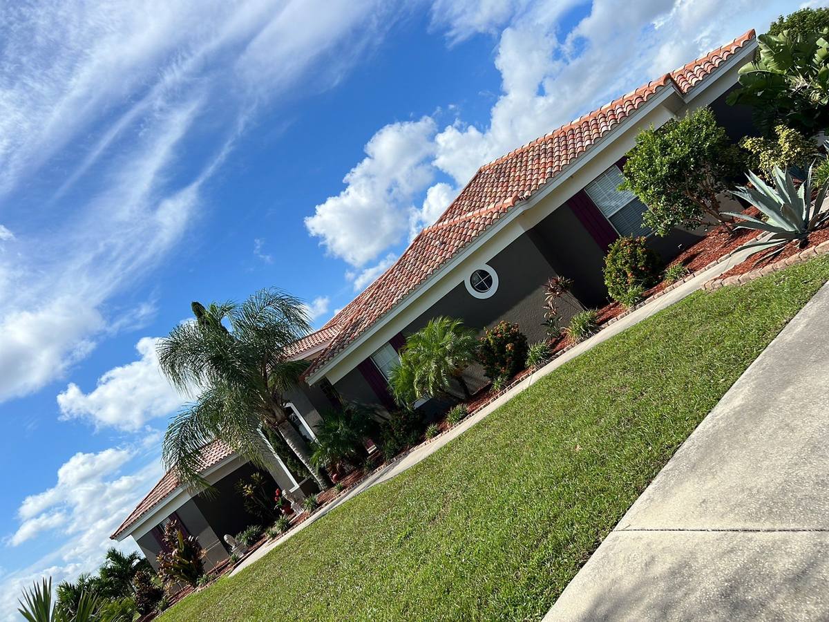 roof replacement in Wimauma, Florida