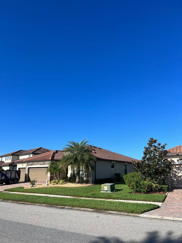 residential roof replacement by Hloska Roofing in Venice