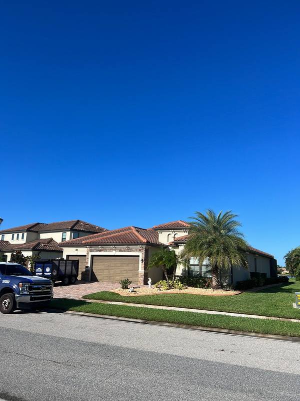 roofing project near Famiglia Dr in Venice
