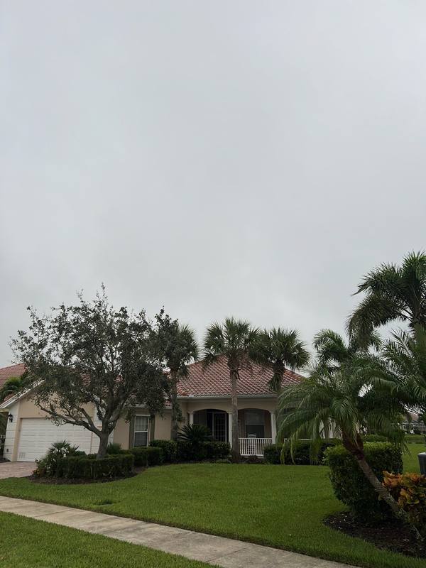 completed roofing project in Venice FL
