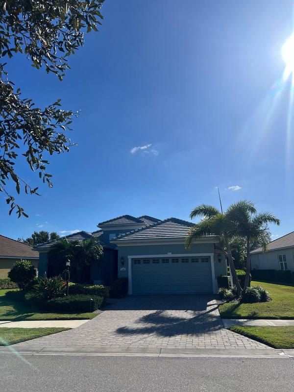 roof replacement in Venice, Florida