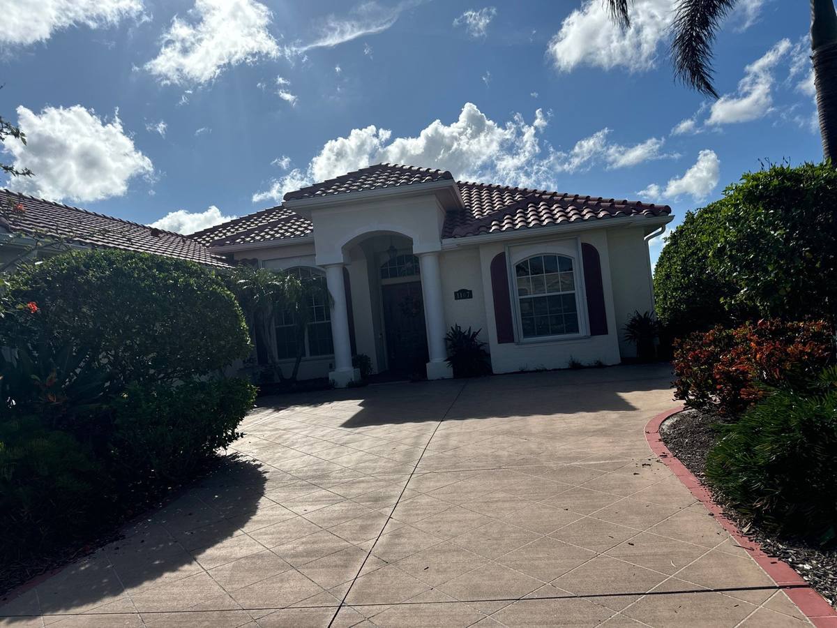 roof replacement in Venice, Florida