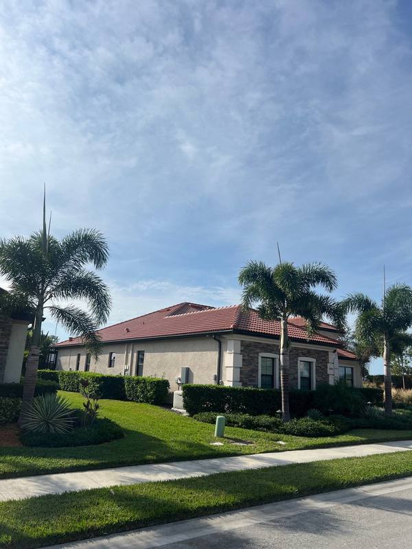 residential roof replacement by Hloska Roofing in Venice
