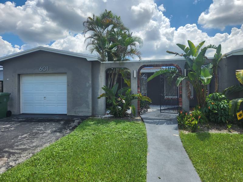 residential roof replacement by Hloska Roofing in Pembroke Pines