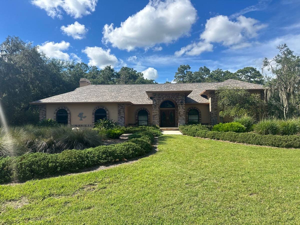 shingle roof replacement in Spring Hill, Florida