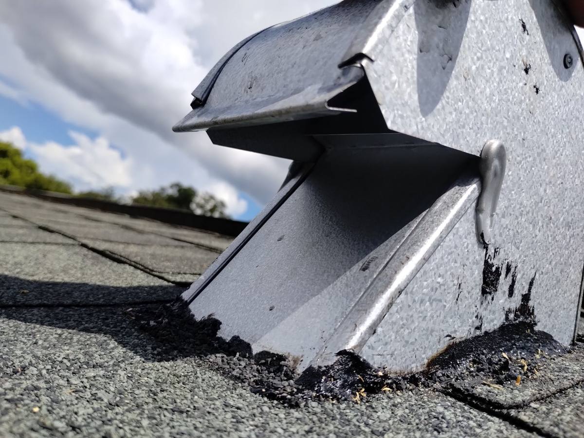 shingle roof replacement in Holiday, Florida