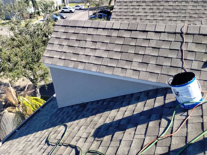 roof repair in Largo, Florida