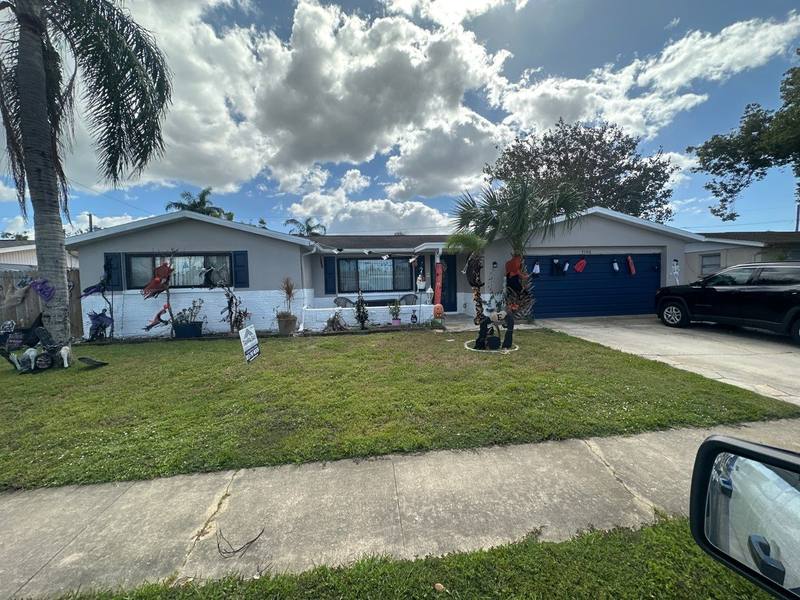 shingle roof replacement in Holiday, Florida