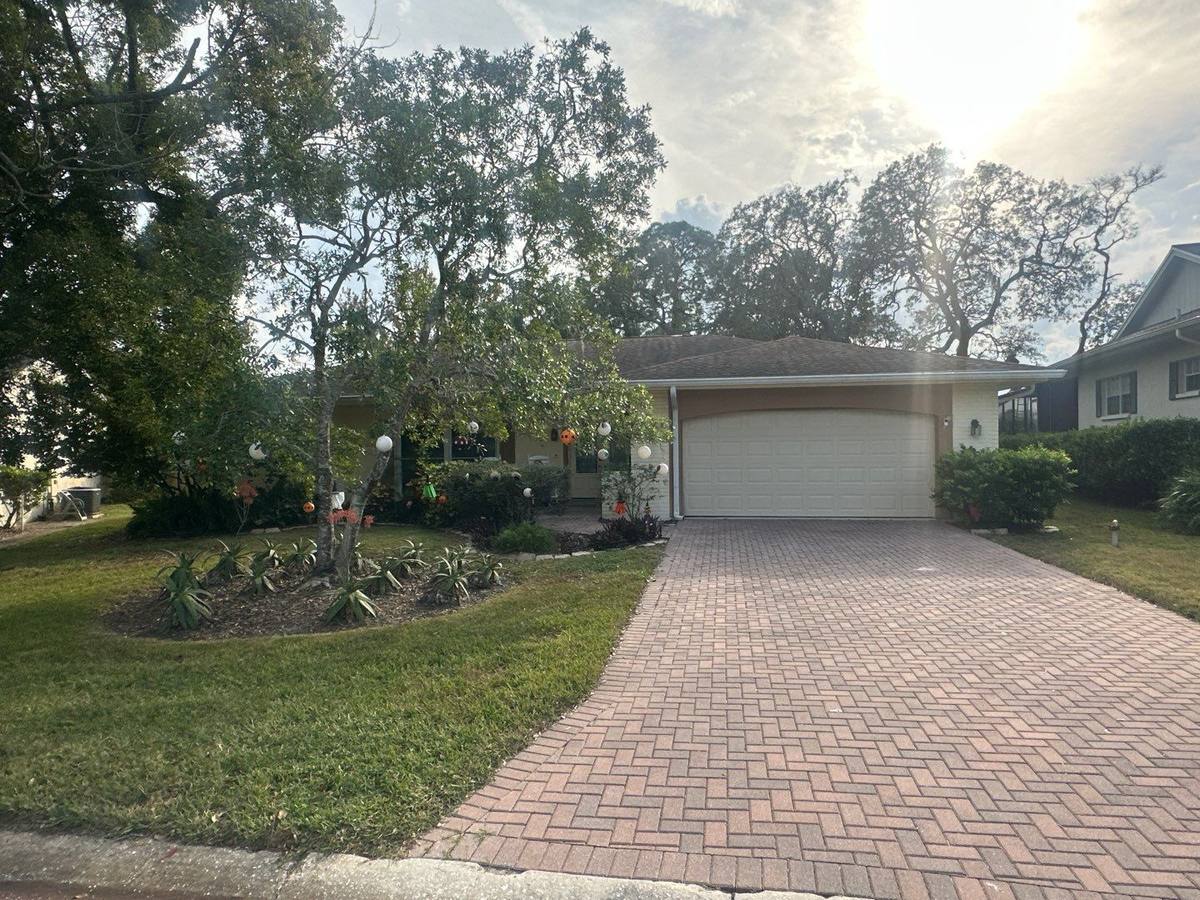 shingle roof replacement in Hudson, Florida