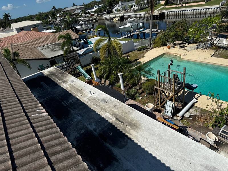 roofing project near Tanglewood Way NE in St. Petersburg