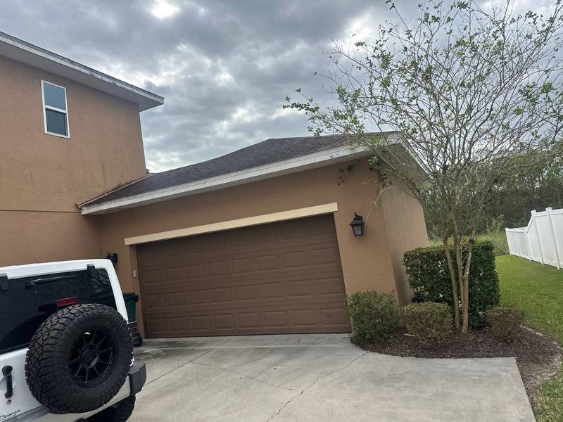 residential shingle roof replacement by Hloska Roofing in Wesley Chapel
