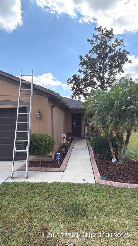 residential shingle roof replacement by Hloska Roofing in Wesley Chapel