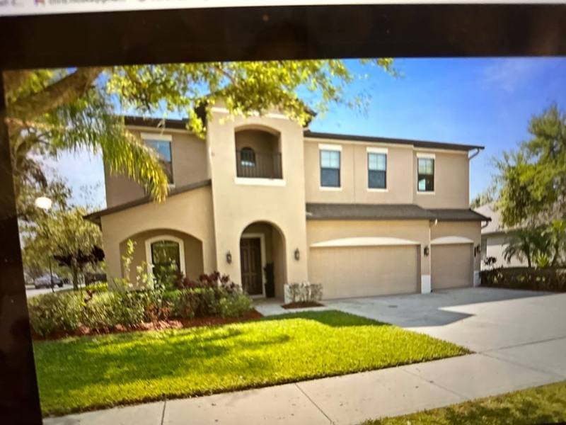 residential shingle roof replacement by Hloska Roofing in Tampa