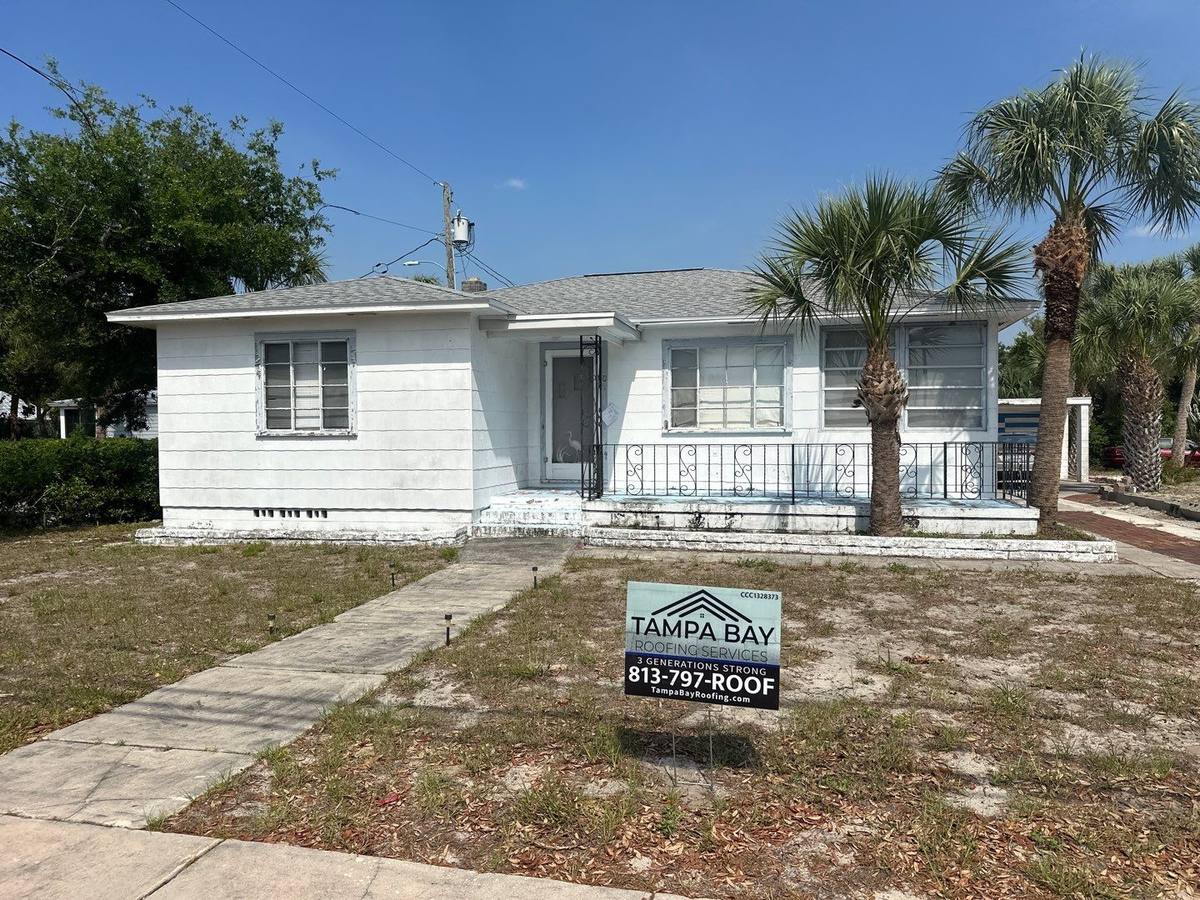 shingle roof replacement in Tarpon Springs, Florida