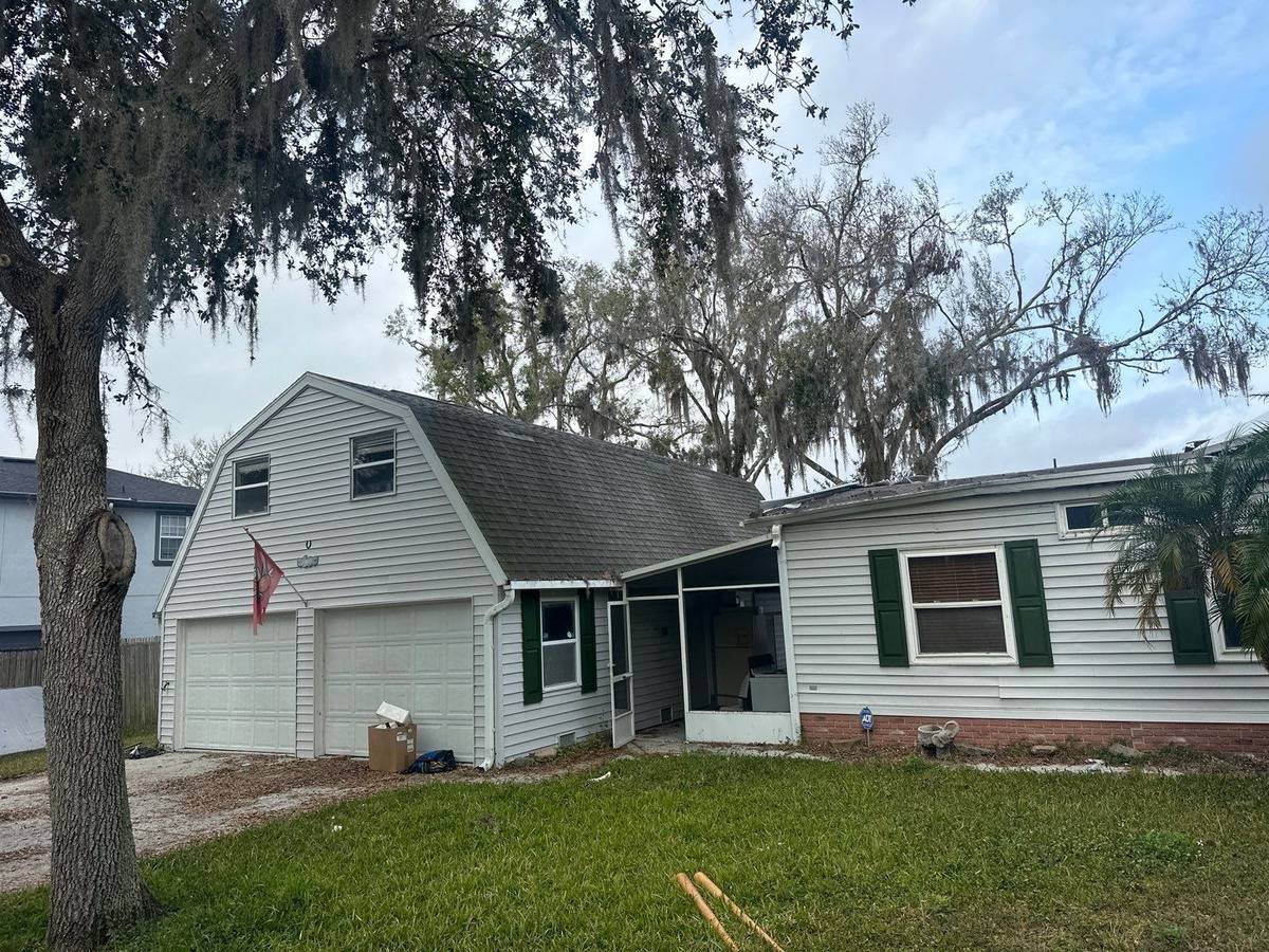 roof replacement in Land O' Lakes, Florida