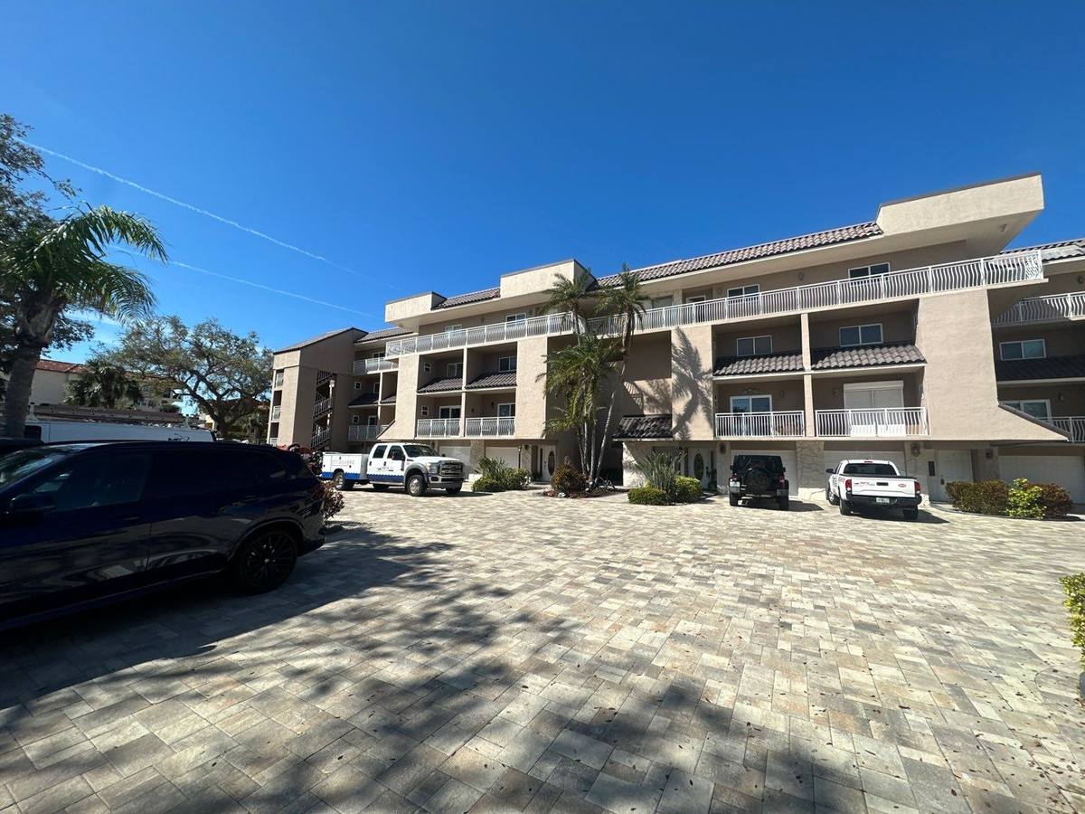 roof replacement in St. Petersburg, Florida