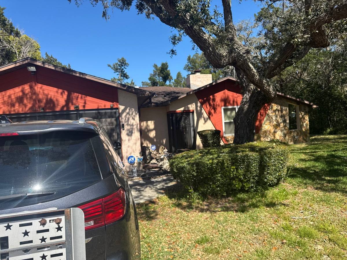 roof repair in Spring Hill, Florida