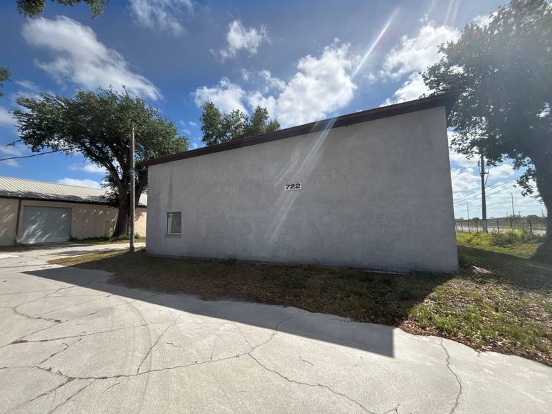 residential roof replacement by Hloska Roofing in Palmetto