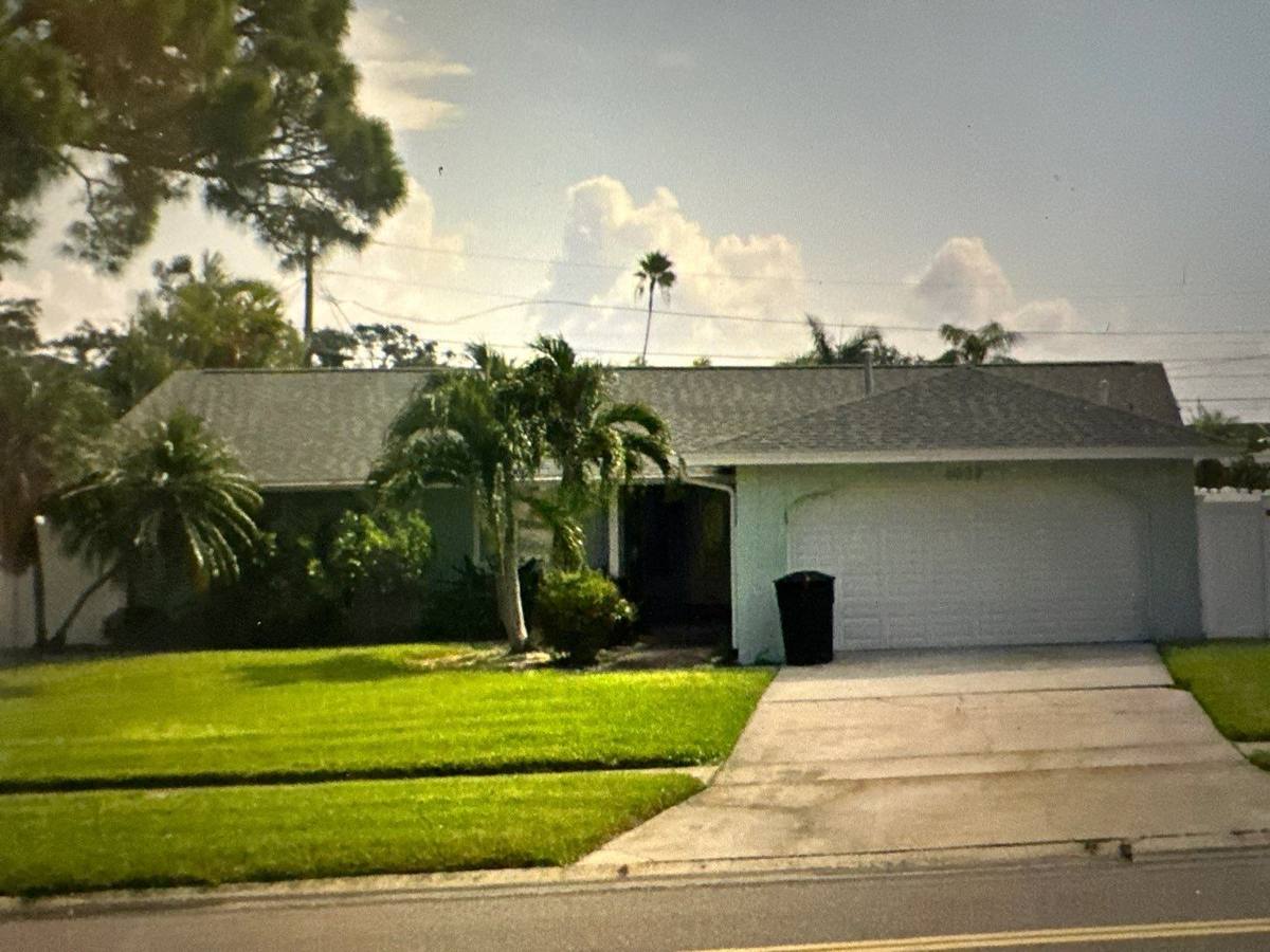 shingle roof replacement in St. Petersburg, Florida