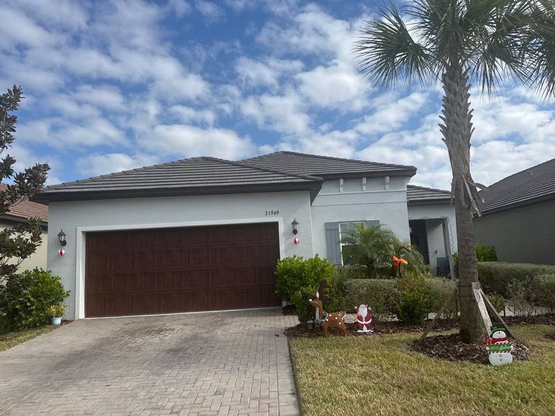 completed roofing project in San Antonio FL