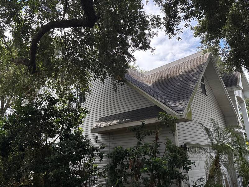 roofing project near Lake Saxon Drive in Land O Lakes