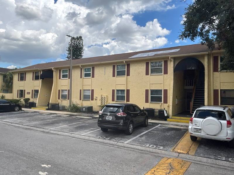 residential roof replacement by Hloska Roofing in Tampa