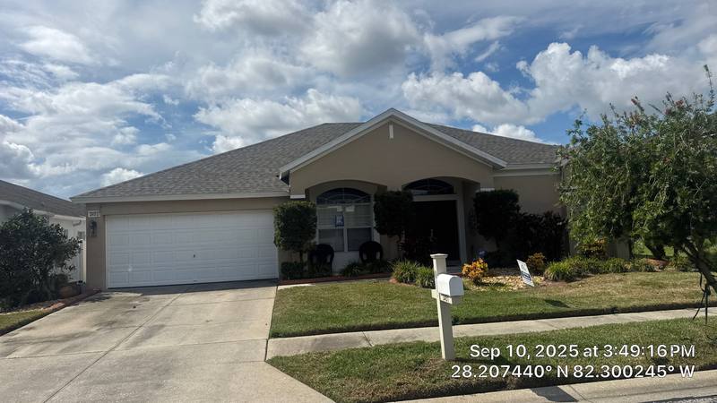 residential shingle roof replacement by Hloska Roofing in Wesley Chapel