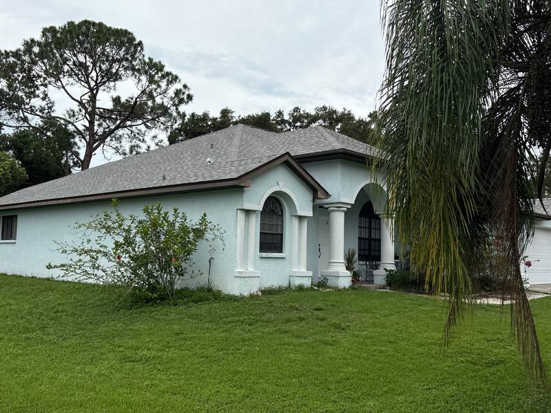 completed roofing project in Holiday FL