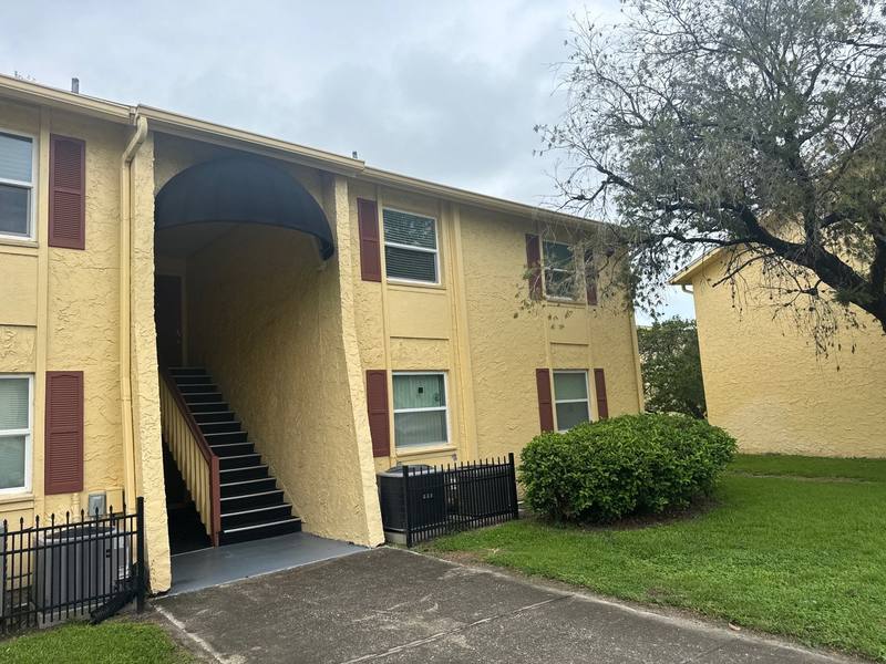 residential roof replacement by Hloska Roofing in Tampa
