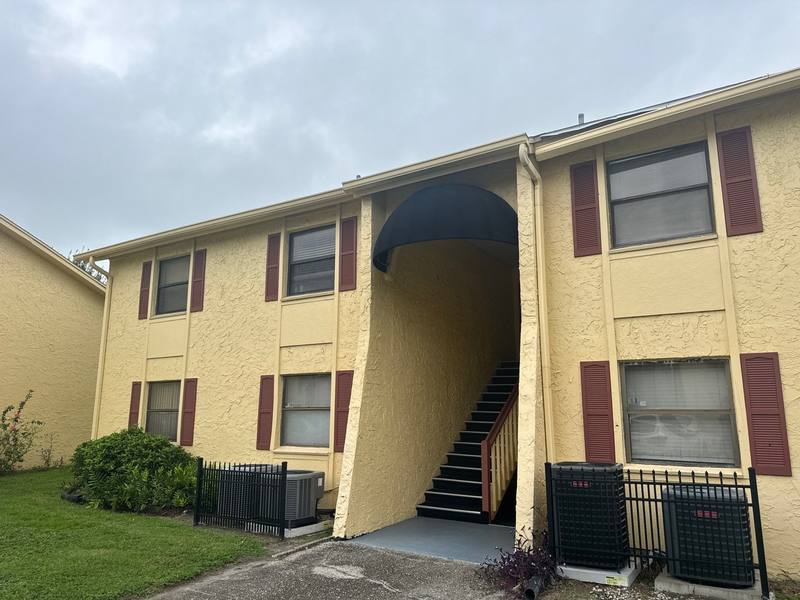 residential roof replacement by Hloska Roofing in Tampa
