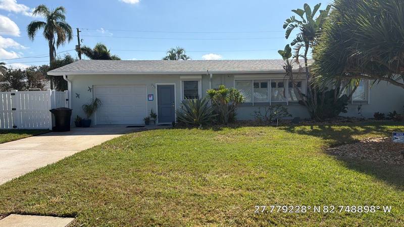 residential shingle roof replacement by Hloska Roofing in St. Petersburg