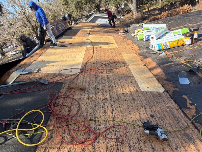 roofing project near Oakview Ln in Plant City