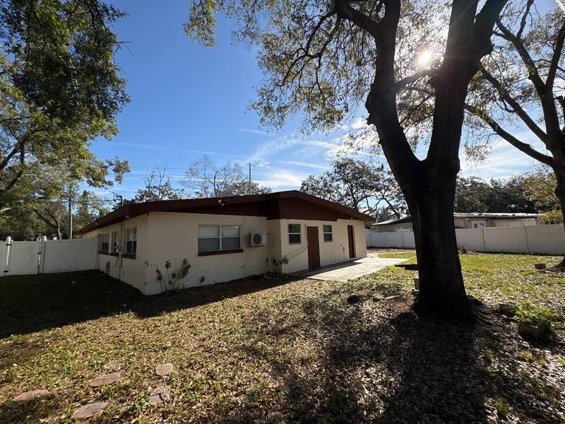 residential roof replacement by Hloska Roofing in Tampa